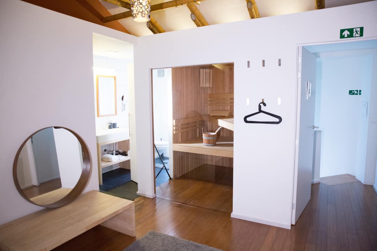 Room 1